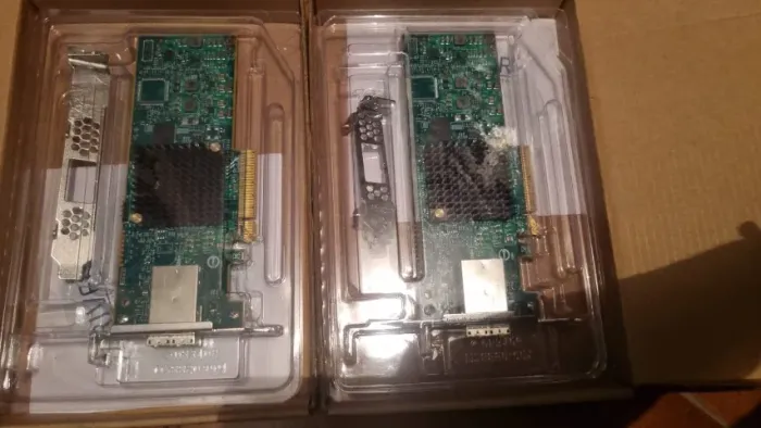 Controladora Lsi 9300-8e Pcie Sas 8 Portas Externas 12gb