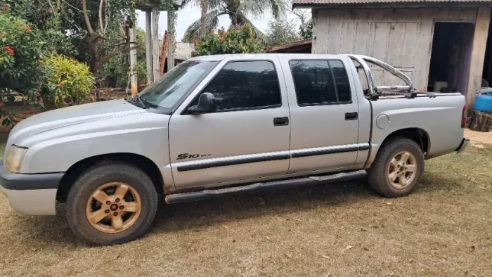 Chevrolet S10 Pick-up STD 2.8 4X2 CD TB Int.dies. 2004
