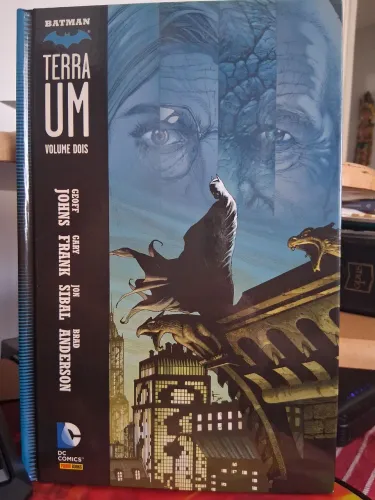 Batman Terra Um Volume 2 / Capa dura