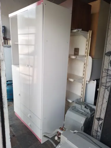 Vendo este guarda roupa infantil 