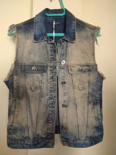 Colete Jeans Shoulder M - Novo, estilo rocker, nunca usado