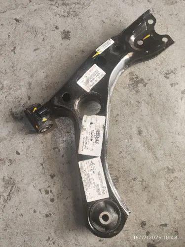 Bandeja suspensão esquerda Corolla Cross original 2021 2022 2023 2024 2025