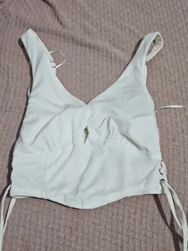 BLUSA CROPPED CORSET SEM MANGA COM DECOTE V