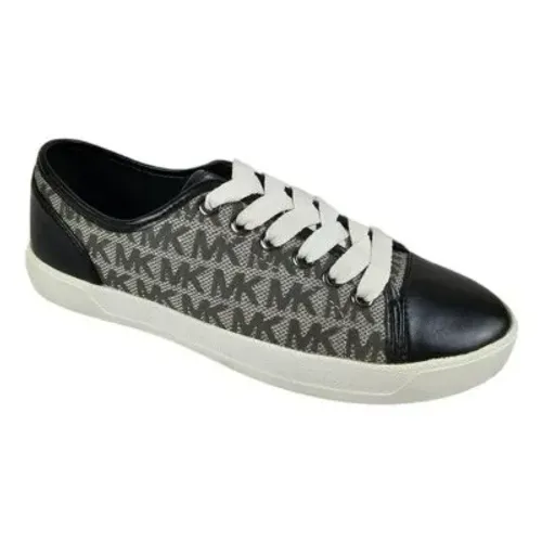 Tênis Michael Kors - Estilo e Conforto