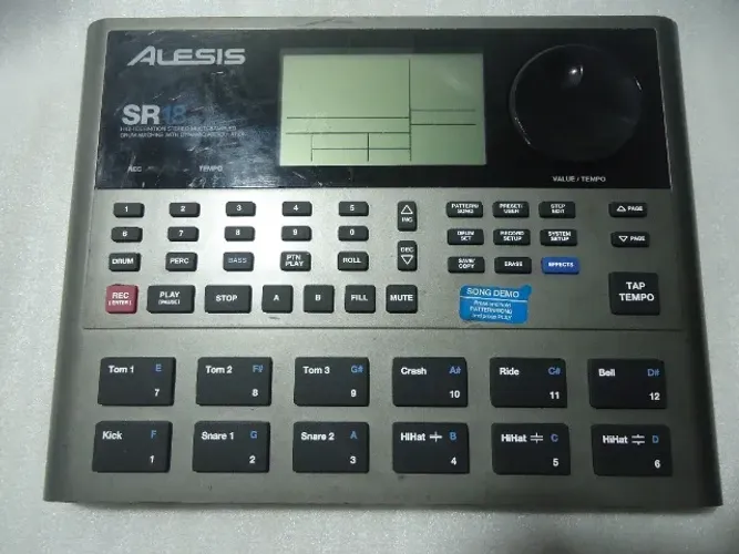 Bateria Alesis Sr18 100% Funcionando , Programada E C/ Pedal Duplo !!!