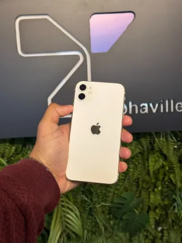 iPhone 11 64GB e 128GB - aceito troca e parcelo no boleto