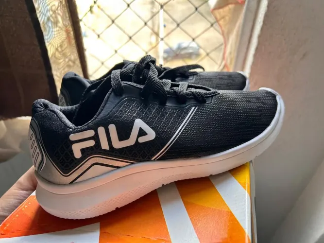 Tênis Fila Preto tamanho 36