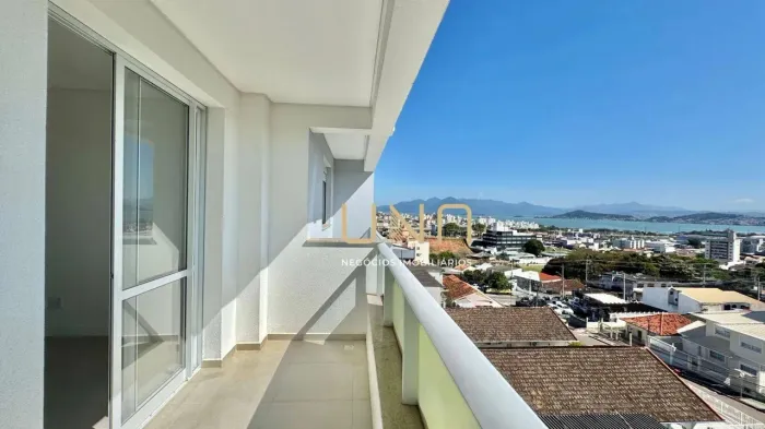 Apartamento de 02 quartos com vista para o mar, 01 vaga de garagem, Estreito/Florianópolis