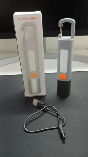 Lanterna de LED recarregável