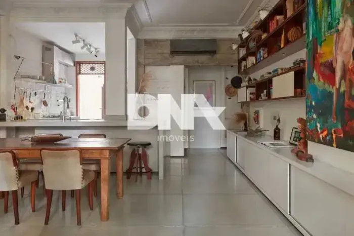Apartamento - / Residencial / Lagoa
