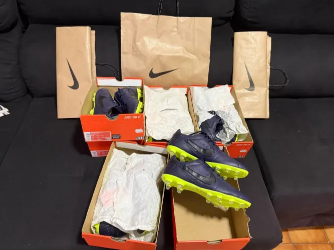 Chuteira Nike profissional Premier III