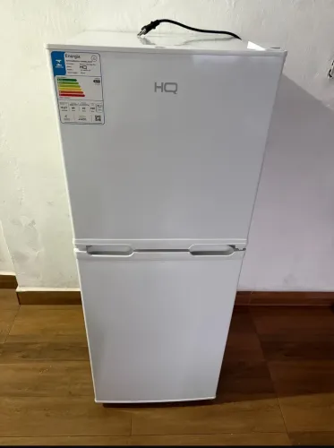 Mini Geladeira HC 140 litros c/freezer - (NOVA)