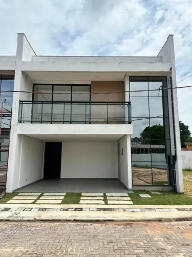 EXCELENTE CASA NO CONDOMÍNIO PÉROLA AZUL, 4 suites