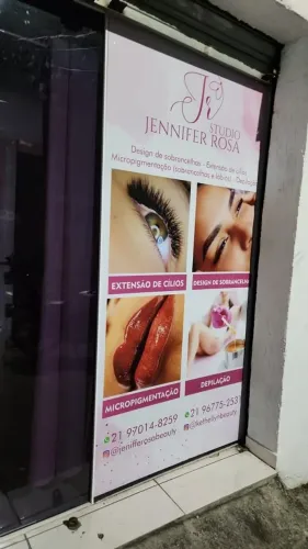 Adesivo Microperfurado para Vidro de Loja e Fachada