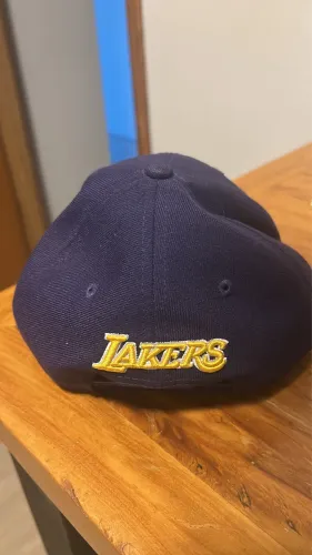 boné New era colab Lakers