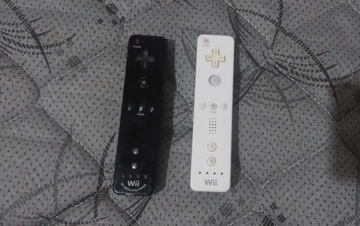 Controle de nintendo wii 170 cada  nao baixo valor