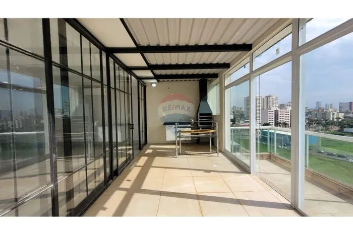 Apartamento cobertura no Condomínio Brasília, para alugar, com 4 dormitórios , 240m²
