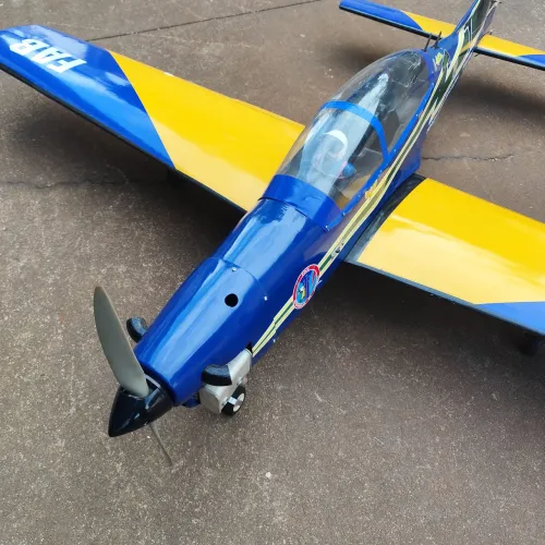 Aeromodelo tucano Dle 20 CC completo