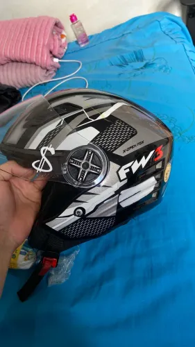 Capacete FW3 ótimo estado 