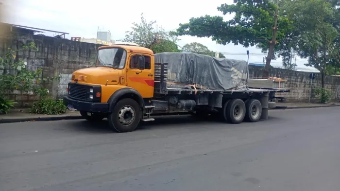 Mercedes Bens 1513 ano 1978, trucada com motor batido 