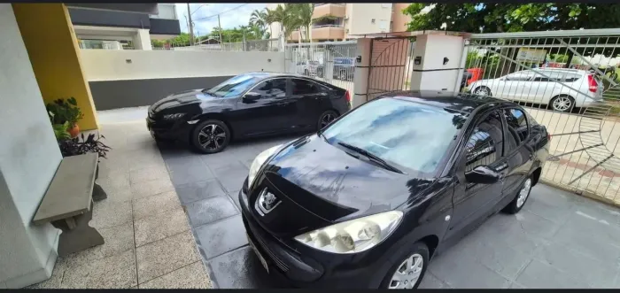 Peugeot 207 Sedan Passion XR 1.4 Flex 8V 4P 2011