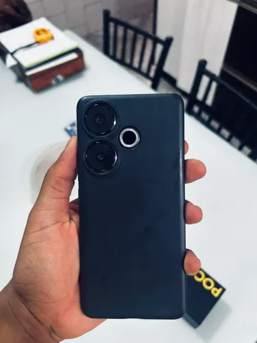 POCO F6 