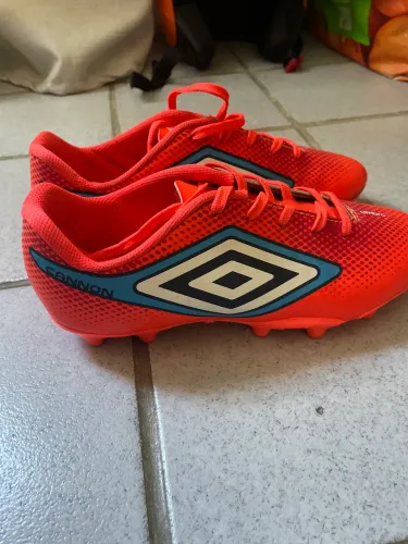 Chuteira Umbro Campo 