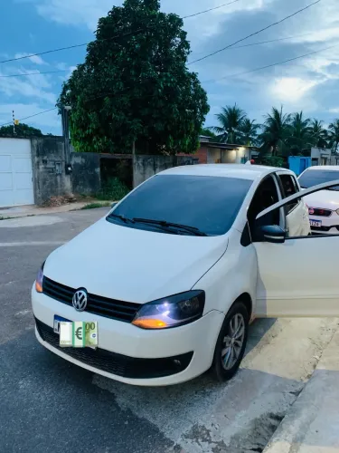 Volkswagen Fox 1.0 MI Total Flex 8V 5P 2014