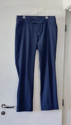 Calça Lês Chemises Tamanho 40.Em Crepe. Cintura 43cm;Altura 102cm.