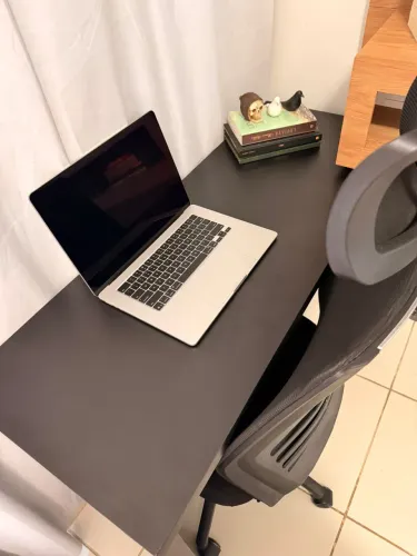 Mesa de estudos / escritório compacta 1,20