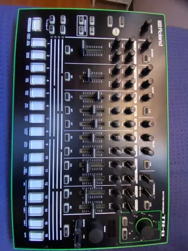 Roland Drum Machine Aira TR-8