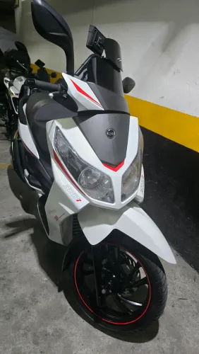 DAFRA CITYCOM S 300i 2022 - APENAS 3.300 KM + CENTRAL MULTIMÍDIA!