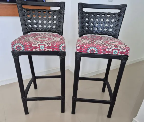 VENDO PAR DE BANQUETAS ALTA ÁREA GOURMET