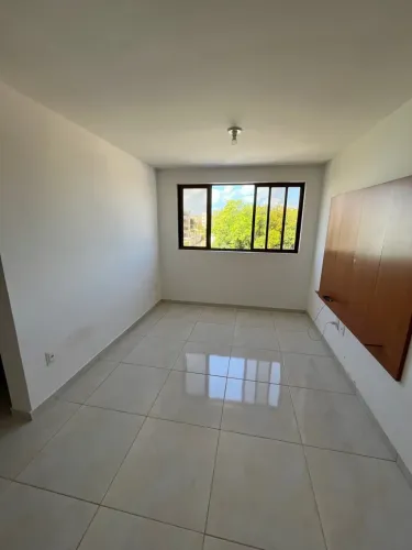 Aluga-se Apto 2 Quartos Semimobiliado no Bancários