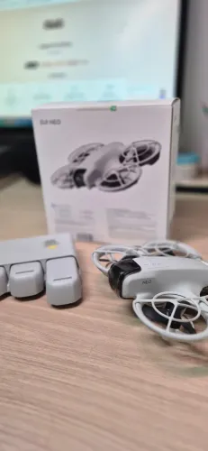 DJI Neo Combo Fly More (sem controle)