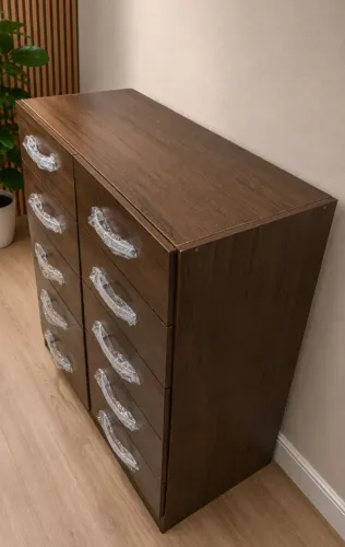 Cômoda de Madeira com 12 gavetas