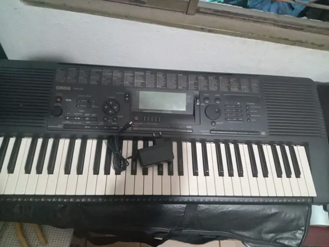 Teclado yamaha PSR 520