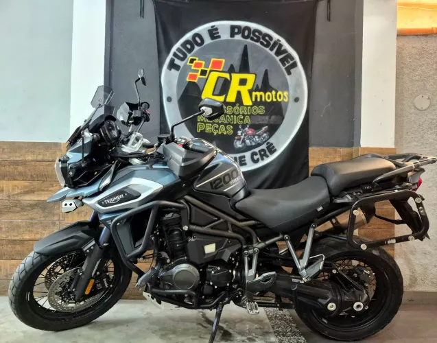 Moto impecável