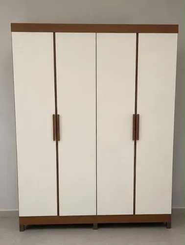 Guarda Roupa 4 portas