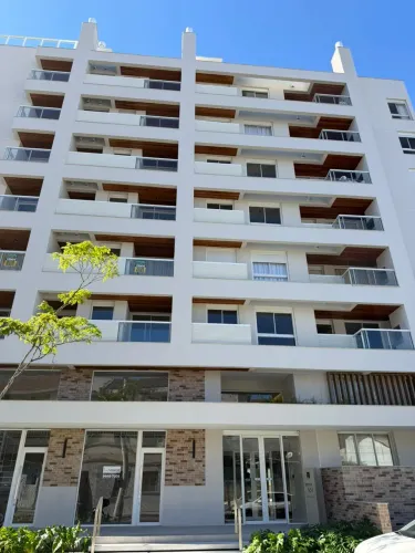 Excelente apto 0k, com vista mar, com 2 dormitórios sendo 1 suíte, banheiro social, sala a