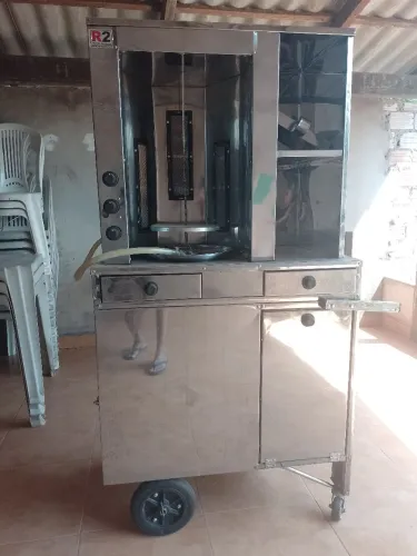 Carrinho de venda de churrasco grego