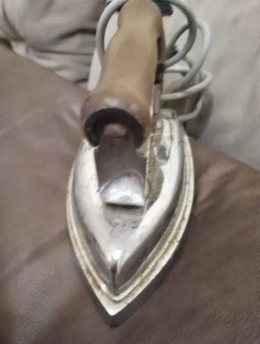 Ferro Compacto Antigo.