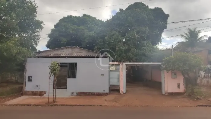 TERRENO COM 2 CASAS NO JARDIM