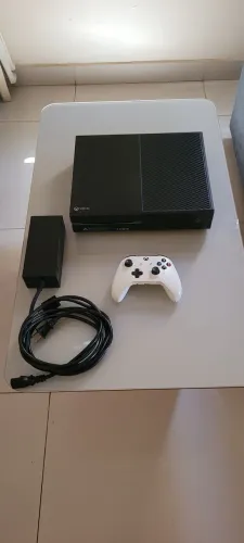 Xbox One Semi Novo Com Jogos
