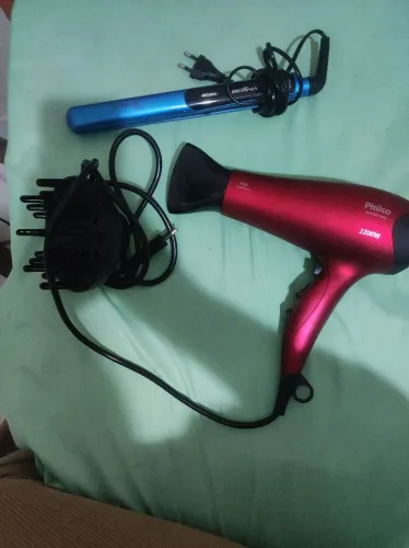 Secador de cabelo Philco e chapinha Britânia