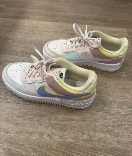 Tenis nike air force colorido pastel