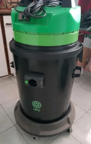 ASPIRADOR EXTRATOR IPC PÓ E ÁGUA 50l semi-novo