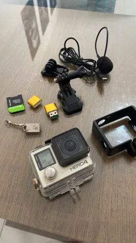 GoPro HERO4 + Kit Completo de Acessórios - Pronta para uso!