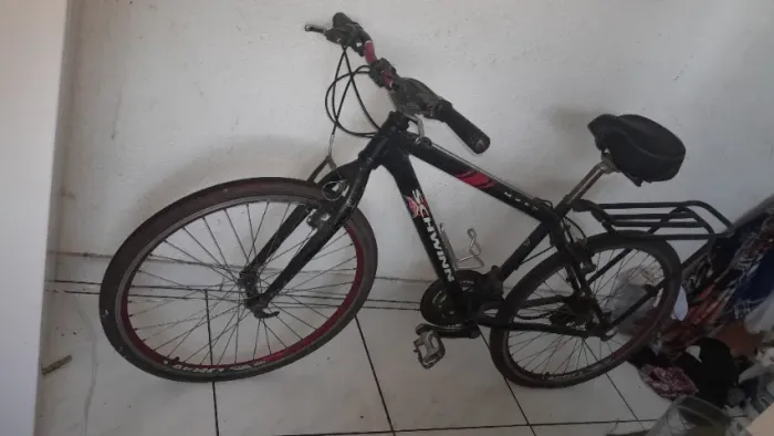 Bicicleta aro 24 com 6 marchas 