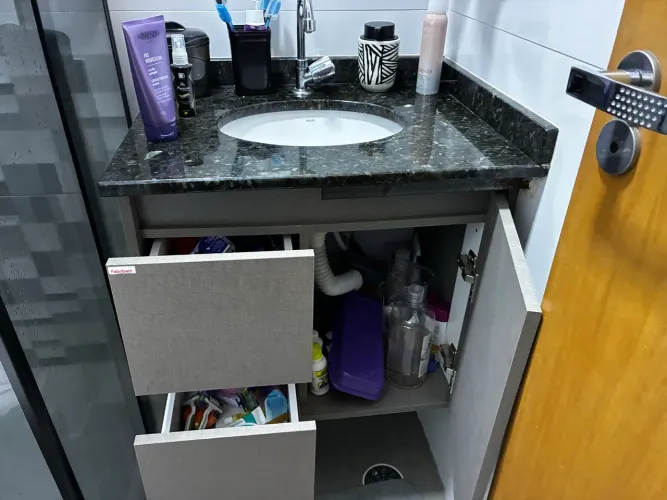 GABINETE DE BANHEIRO R$ 270,00 